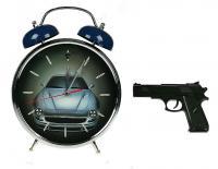 Часы-будильник "Меткое пробуждение" с пистолетом 