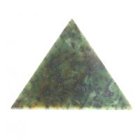 Пирамида из нефрита (5,5 х 5,5 х 4 см)