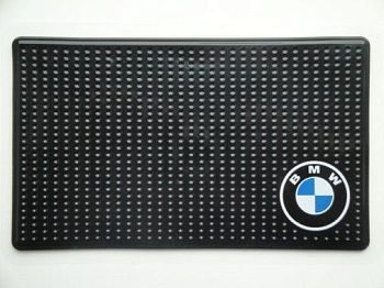 Коврик на панель антискользящий BMW (15х9)